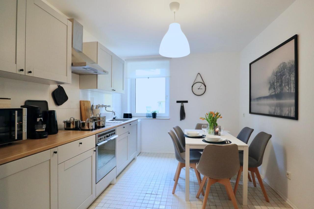 Sapphire Apartment: Free Parking + Netflix + Bathtub Essen Luaran gambar
